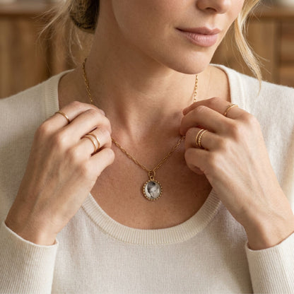Round Photo Pendant Necklace Fancy Bezel